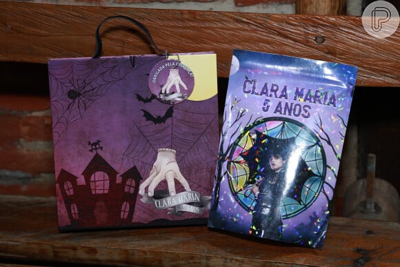 Decoração do aniversário de 5 anos de Clara Maria foi inspirada em "A Família Addams"