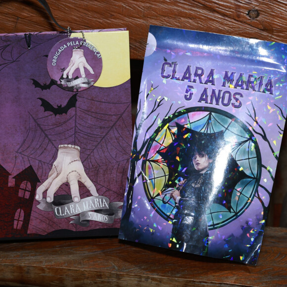 Decoração do aniversário de 5 anos de Clara Maria foi inspirada em "A Família Addams"