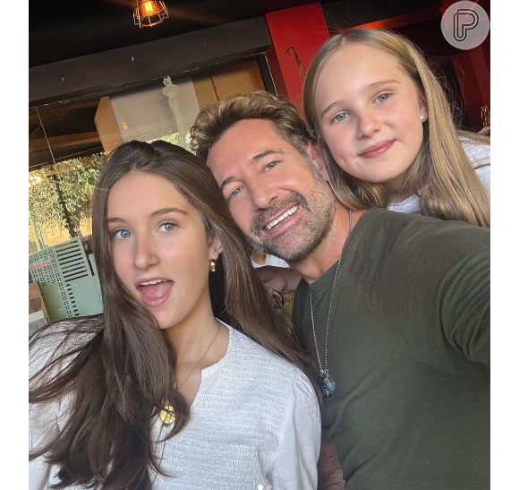 Gabriel Soto com as filhas, fruto com Geraldine Bazan