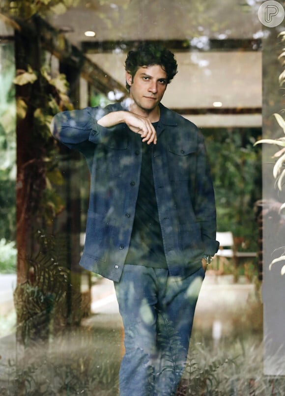 Chay Suede ganhou popularidade em 2010, ao participar do reality show 'Ídolos', da RecordTV