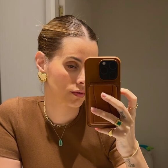 Shantal Verdelho entrou na história para defender a amiga: 'Ah, tá. Não sabe quem é a Gabriela, tá bom. Deixa ela relar uma unha na Gabriela, deixa'