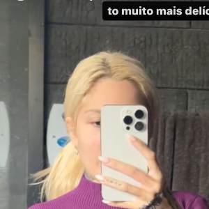 Karoline Lima disse que sua barriga está definida e ela está "muito mais delícia" desde que começou a treinar