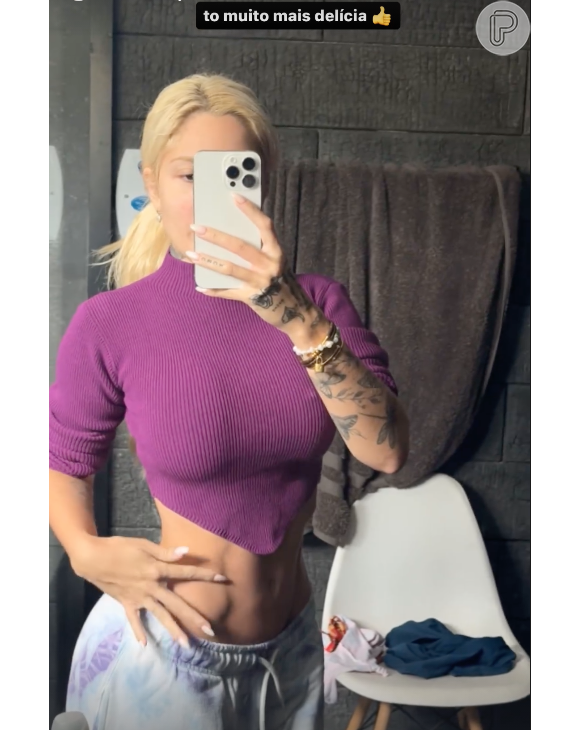 Karoline Lima disse que sua barriga está definida e ela está "muito mais delícia" desde que começou a treinar