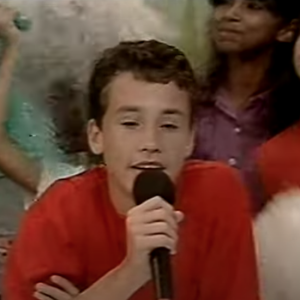 Em 1993, este adolescente fez parte do júri de um quadro de imitações no programa 'Show Maravilha'