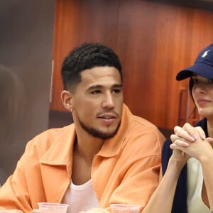 Um dos namoros mais duradouros de Kendall Jenner foi com o jogador de basquete Devin Booker, que durou de 2020 a 2022