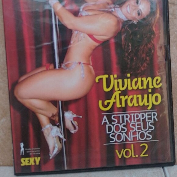 Viviane Araujo lançou o segundo DVD erótico da sequência 'A Stripper dos Seus Sonhos' em 2009