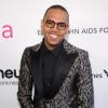 Chris Brown revelou em um programa de rádio que não estava mais namorando, mas desmentiu logo depois