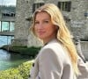 Gisele Bündchen mostra barriguinha de grávida pela primeira vez em evento e leva web à loucura