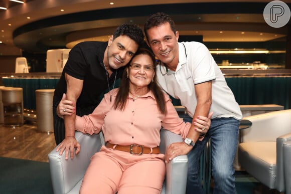 Zezé, Emanoel e Dona Helena em Navio do Zezé nesta segunda-feira (18)