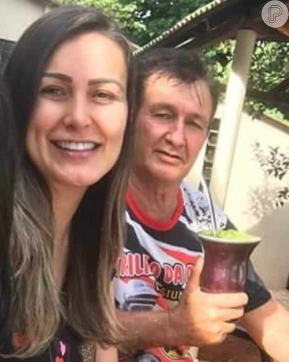 Andressa Urach e Carlos Alberto sempre tiveram uma relação conturbada. No livro 'Morri para Viver', ela aponta que o pai foi ausente e só foi registrada quando tinha 6 anos