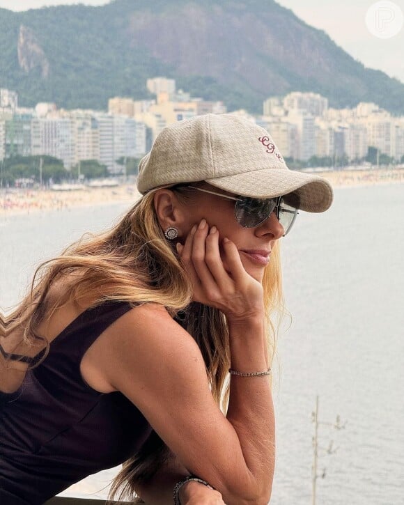 Adriane Galisteu se pronunciou de forma elegante e ponderada na última segunda-feira (02)