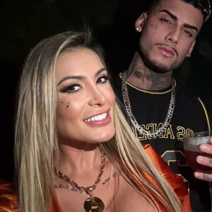 Andressa Urach está namorando Cassiano após relação relâmpago com Mari Ávila