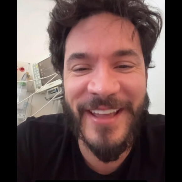 Filho bebê de Viih Tube tem ganho peso no hospital, onde está há 15 dias