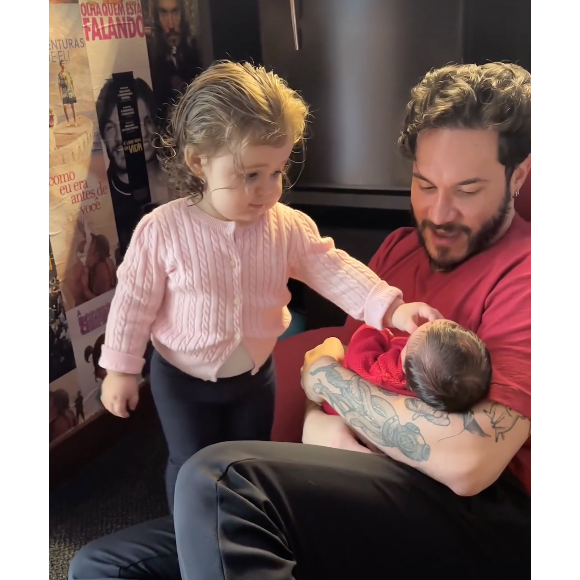 Filho bebê de Viih Tube apresentou hemorragia, mas motivo da infecção não se sabe ainda