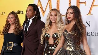 Jay-Z faz primeira aparição ao lado de Beyoncé após ser acusado de estupro junto com P. Diddy