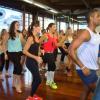 Ivete Sangalo e Glenda Kozlowski se divertem em dia de gravação com aula de dança