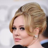 Adele poderá usar vestido de noiva assinado por Jenny Packham
