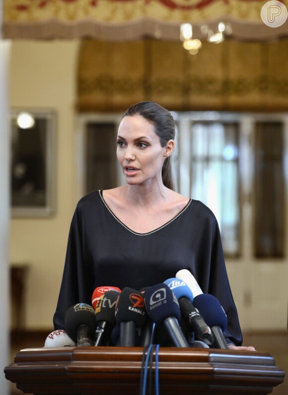 Engajada nas causas sociais, Angelina Jolie falou aos ministros do G8 sobre a necessidade de fazer algo a respeito dos criminosos sexuais de guerra, em Londres, nesta quinta-feira, 11 de abril de 2013