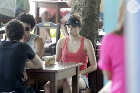 Sophia Abrahão e Sérgio Malheiros curtem praia juntos