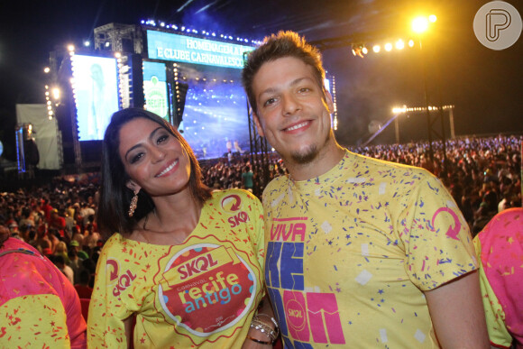 Carol Castro e Fábio Porchat foram ao Recife curtir o Carnaval 2015