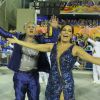 Gloria Pires e Orlando Morais se divertem no desfile da Portela no Carnaval 2015