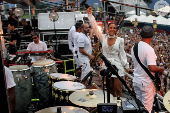 Ivete Sangalo recebeu R$ 800 mil pelo show, segundo a revista 'Veja SP'