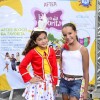 A pequena Mel Maia embarcou na folia e escolheu uma fantasia bem colorida para o Bloco da Favorita, no Rio