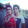 Em outro momento, Mariana Molina, ao lado do namorado, Wagner Santisteban, posou fantasiada de Frida Kahlo no Carnaval do Rio