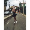 Bruna Marquezine, após brincar o Carnaval nos camarotes e em Salvador, ainda teve fôlego para participar de um bloco de rua em Santa Tereza, no Rio de Janeiro, na quarta-feira de cinzas fantasiada de bailarina