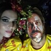 Alexandre Nero foi para um camarote no Rio de Janeiro usando uma máscara de si mesmo no domingo de Carnaval