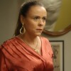 Carlota (Giulia Gam) revela seu segredo para a família e deixa a mansão, em 'Boogie Oogie'