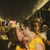 Fabiula Nascimento curtiu o Carnaval com o namorado, Gil Coelho, em um camarote na Marquês de Sapucaí, no Rio, mesmo local onde estava seu ex Alexandre Nero