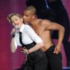 Madonna também namorou o bailarino Brahim Zaibat, de 28 anos. O namoro de 2 anos terminou em dezembro de 2013