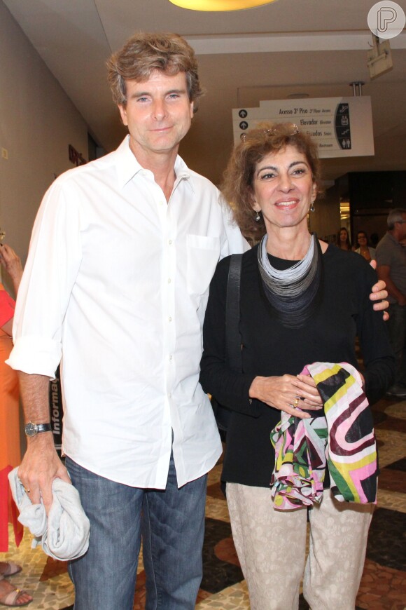 Marília Pêra é casada desde 1998 com o economista Bruno Faria. A atriz está com 72 anos e o marido tem 50