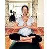 Na tarde desta sexta-feira, 20 de fevereiro de 2015, Carolina Ferraz publicou uma foto em seu Instagram durante aula de ioga
