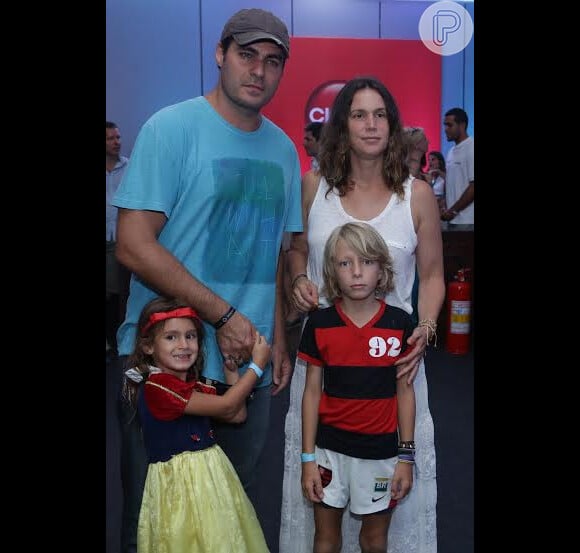 Thiago Lacerda ao lado da mulher e dos filhos na final da competição de tênis do 'Rio Open 2015', no Jockey Clube Brasileiro, neste domingo, dia 22 de fevereiro de 2015.