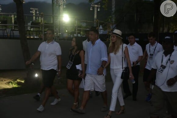 Ronaldo assiste com a namorada final de competição de tênis do 'Rio Open 2015', no Jockey Clube Brasileiro.