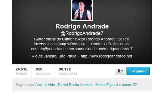 Rodrigo Andrade posta recado sobre fim de relação em rede social : 'Solteiro!'