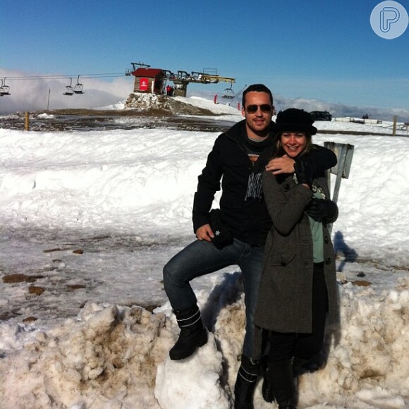 Rodrigo Andrade posa com Melina Torres