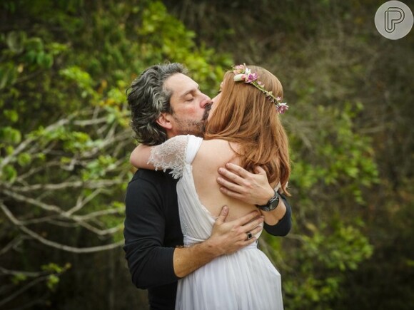 Maria Ísis (Marina Ruy Barbosa) e José Alfredo (Alexandre Nero) se casaram simbolicamente no Monte Roraima, em 'Império'