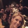 Ana Hickmann reúne amigos em jantar para comemorar aniversário de 34 anos