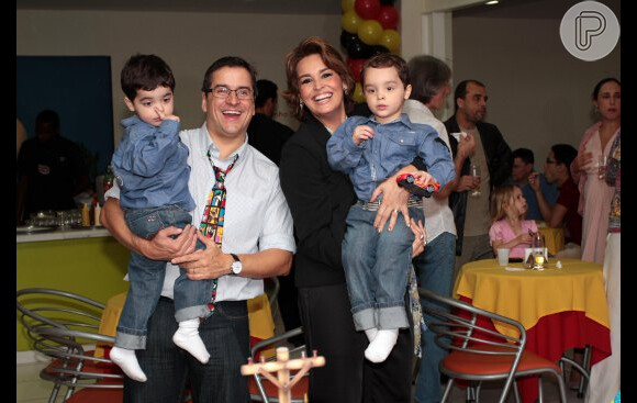No ar em 'Império', Susy Rêgo também tem filhos gêmeos. A atriz é mãe de Marco e Massimo, de 5 anos