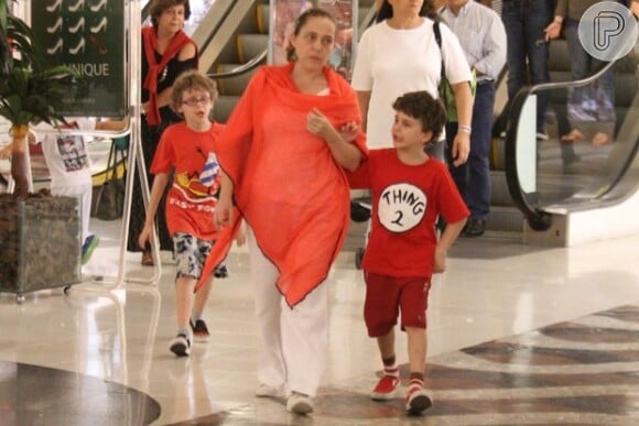 A atriz Isabela Garcia é mãe de quatro filhos, dentre eles, os gêmeos Francisco e Bernardo, de 10 anos