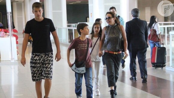 A atriz Luiza Tomé é mãe de Bruno, de 16 anos, e dos gêmeos Luigi e Adriana, de 11