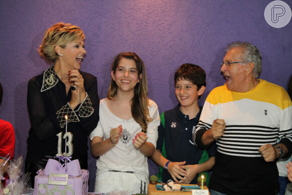 Carlos Alberto e Andrea de Nóbrega, que reataram o casamento recentemente, são pais dos gêmeos Maria Fernanda e João Vitor, de 15 anos