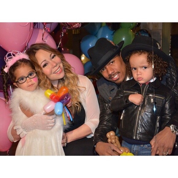 Mariah Carey é mãe dos gêmeos Monroe e Moroccan, nascidos em 2011