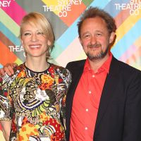 Cate Blanchett, atriz de 'Cinderela', anuncia a adoção de uma menina