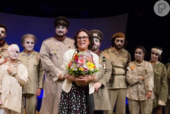 Regina Duarte recebeu homenagem em teatro de São Paulo neste domingo, 8 de março de 2015