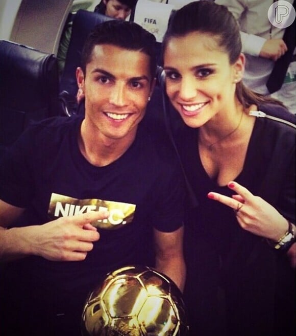 Cristiano Ronaldo estaria tendo um affair com a jornalista Lucía Villalón, apresentadora e repórter do canal web Real Madrid TV