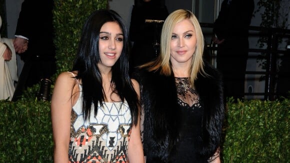 Madonna aconselha a filha: 'Tente não matar seus neurônios na universidade'